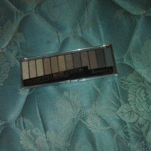 Magnif'eyes NUDE edition eyeshadow pallet